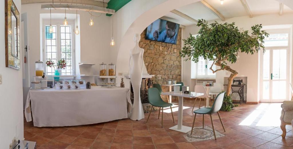 Ostia Holiday Greed Palace المظهر الخارجي الصورة