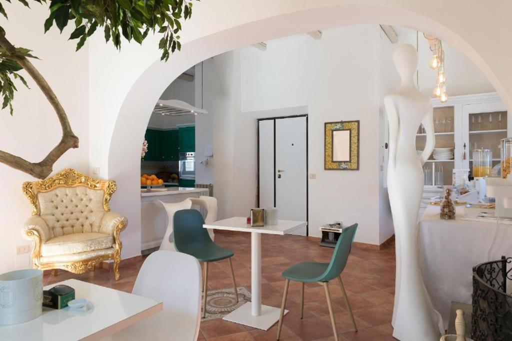 Ostia Holiday Greed Palace المظهر الخارجي الصورة